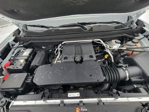 Used 2025 GMC Canyon AT4 image 14