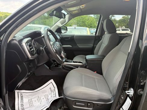 Used 2023 Toyota Tacoma SR5 AWD/4WD image 19