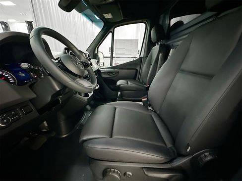 New 2025 Mercedes-Benz Sprinter 2500 image 21