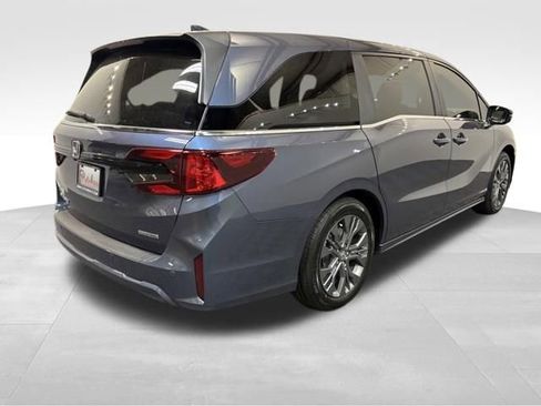 New 2026 Honda Odyssey Touring image 6