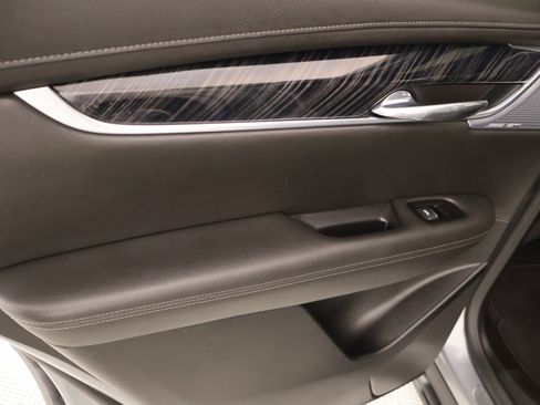 Used 2025 Cadillac XT6 Premium Luxury w/ Technology Package FWD image 18