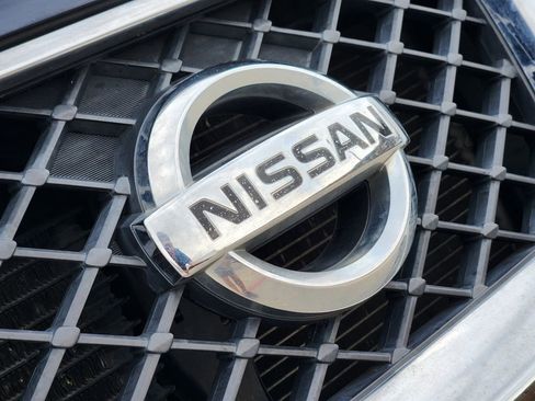 Used 2019 Nissan Frontier SV image 12