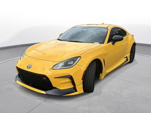 Certified 2026 Toyota GR86 YUZU Limited w/ GR Aero Kit RWD image 2