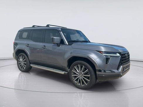Used 2025 Lexus GX 550 w/ Cold Area Package AWD/4WD image 3