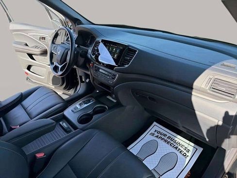 Used 2023 Honda Passport TrailSport image 12