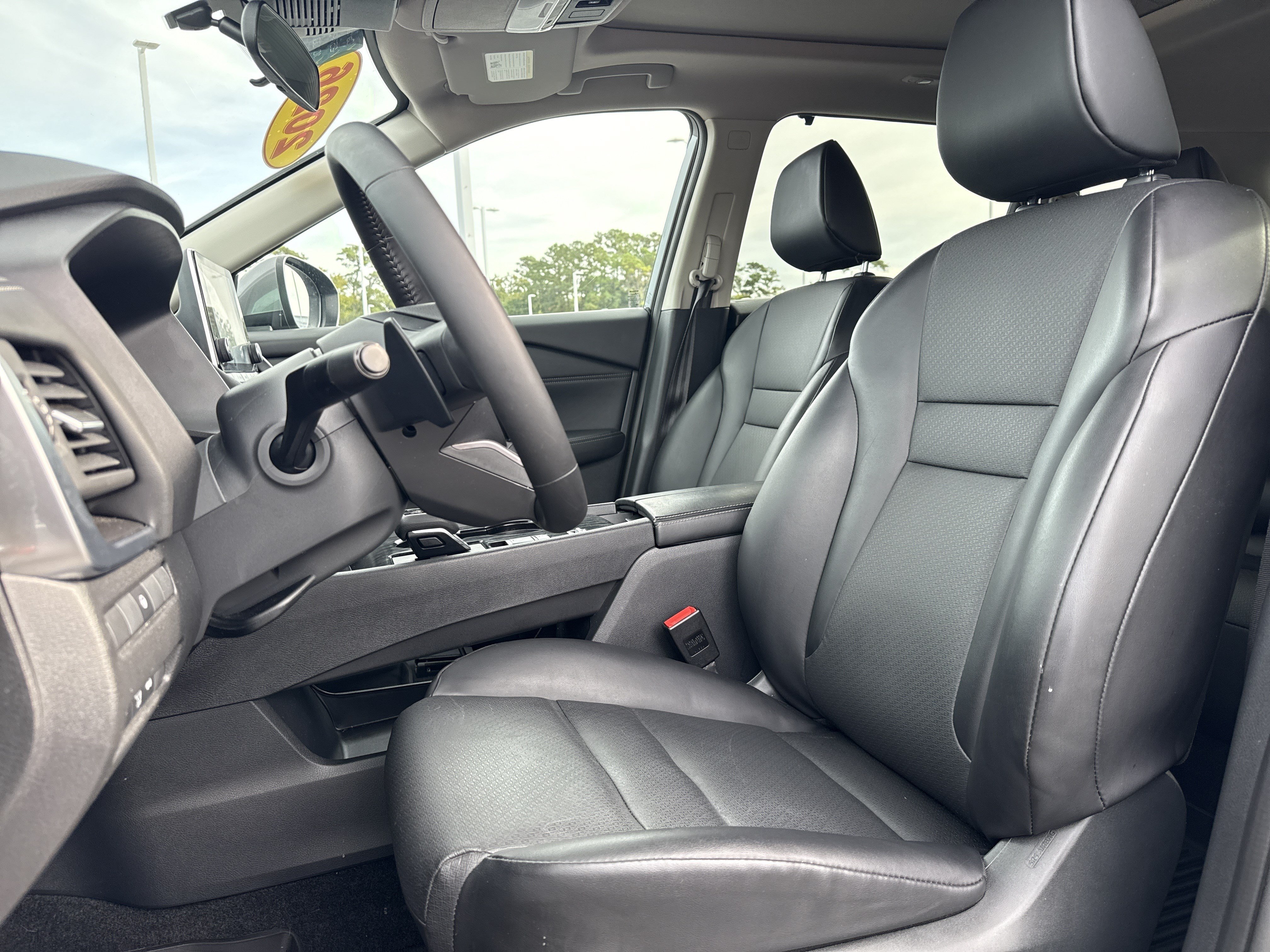 Used 2026 Nissan Rogue SV w/ SV Premium Package FWD image 16