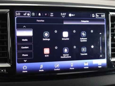 Used 2025 Chrysler Pacifica Select FWD image 37