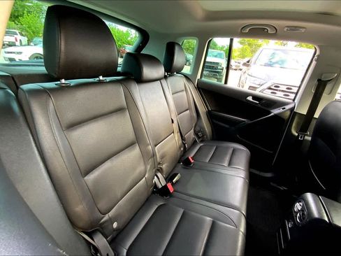 Used 2017 Volkswagen Tiguan Wolfsburg Edition image 17