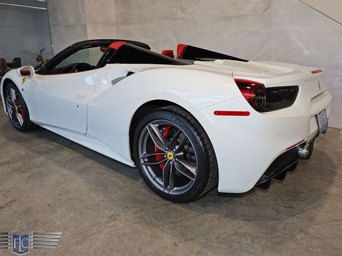 Used 2019 Ferrari 488 Spider image 47