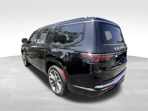 Used 2025 Jeep Wagoneer Series III w/ Premium Group I AWD/4WD image 4