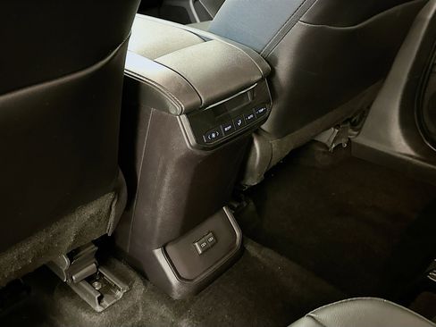 Used 2024 Toyota Highlander XSE image 29