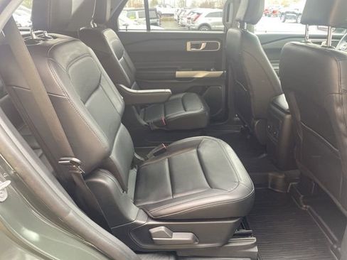 Used 2023 Ford Explorer XLT w/ Equipment Group 202A image 7