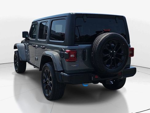 Used 2023 Jeep Wrangler Unlimited Sahara AWD/4WD image 7