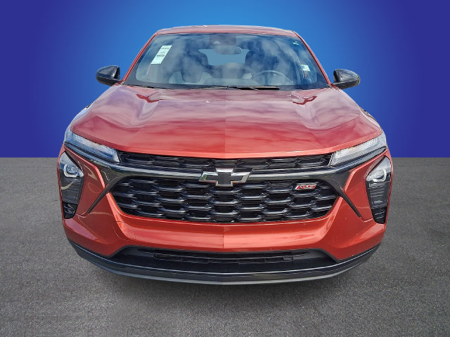 Used 2024 Chevrolet Trax RS w/ Driver Confidence Package FWD image 2