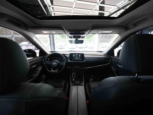 Used 2023 Nissan Rogue SL w/ SL Premium Package image 19