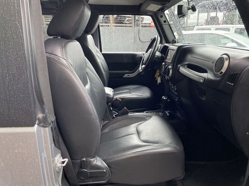 Used 2014 Jeep Wrangler Sahara AWD/4WD image 18
