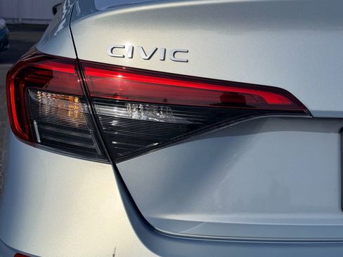 Used 2023 Honda Civic EX image 10