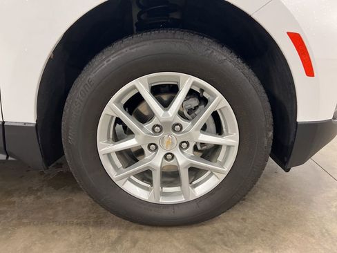 Certified 2023 Chevrolet Equinox LT w/ Driver Convenience Package image 19