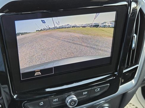 Used 2022 Chevrolet Traverse LT w/ LPO, Floor Liner Package FWD image 16