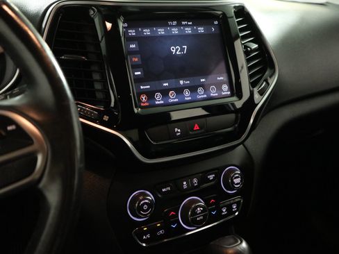 Used 2019 Jeep Cherokee Limited AWD/4WD image 23