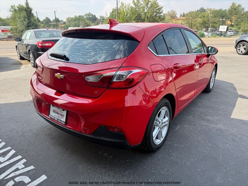 Used 2017 Chevrolet Cruze LT w/ Sun And Sound Package FWD image 7