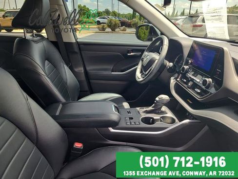 Used 2023 Toyota Highlander XLE FWD image 30