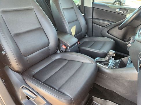 Used 2016 Volkswagen Tiguan SE image 18