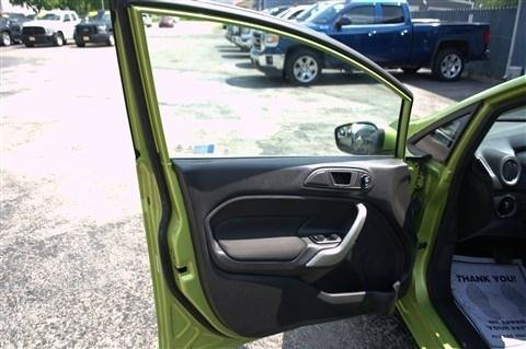 Used 2013 Ford Fiesta SE FWD image 10