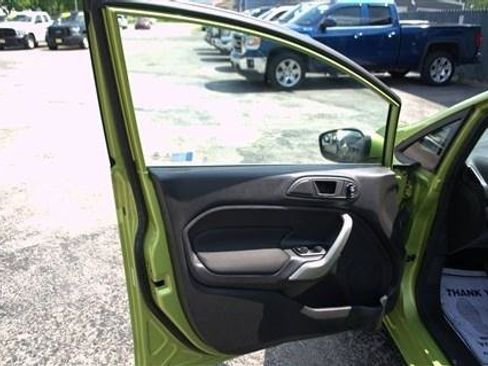 Used 2013 Ford Fiesta SE FWD image 10