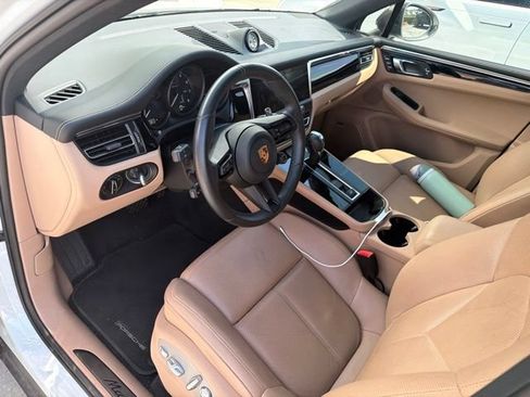 Used 2025 Porsche Macan AWD/4WD image 12