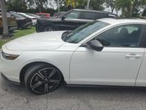 Used 2023 Honda Accord Sport image 7