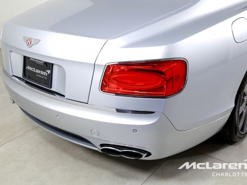 Used 2017 Bentley Flying Spur V8 image 42