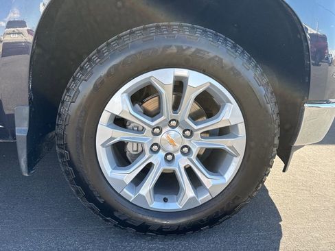 Used 2024 Chevrolet Silverado 1500 LT w/ Z71 Off-Road Package AWD/4WD image 3