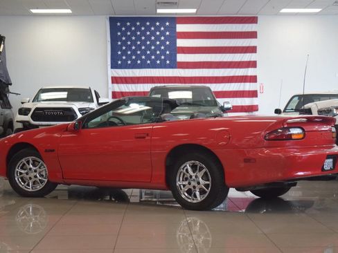 Used 2002 Chevrolet Camaro Z28 RWD image 21