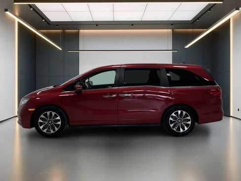 Used 2024 Honda Odyssey EX-L image 2