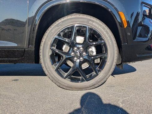 New 2026 Chevrolet Traverse RS w/ LPO, Floor Liner Package image 10