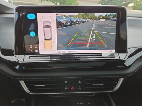 New 2026 Volkswagen Atlas Cross Sport SE AWD/4WD image 19