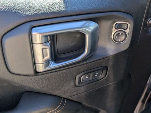 Used 2024 Jeep Wrangler Unlimited Sahara image 23