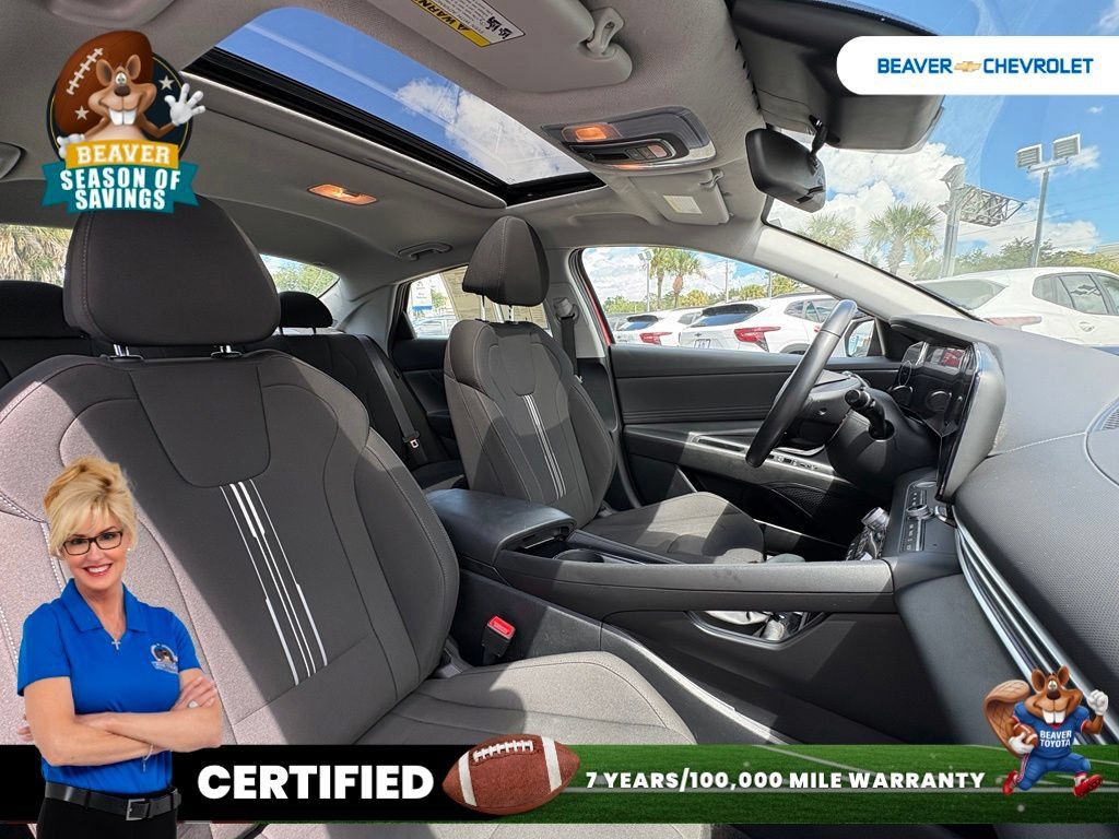Used 2025 Hyundai Elantra SEL FWD image 29
