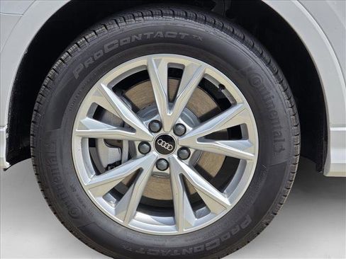 New 2025 Audi Q3 2.0T Premium image 9