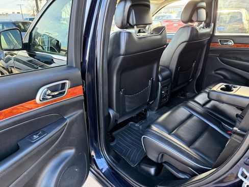 Used 2011 Jeep Grand Cherokee Overland image 12
