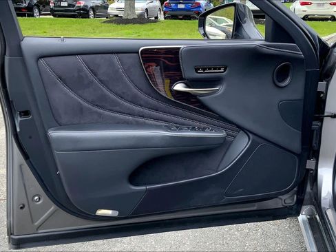 Certified 2023 Lexus LS 500 AWD w/ Interior Upgrade Package image 22