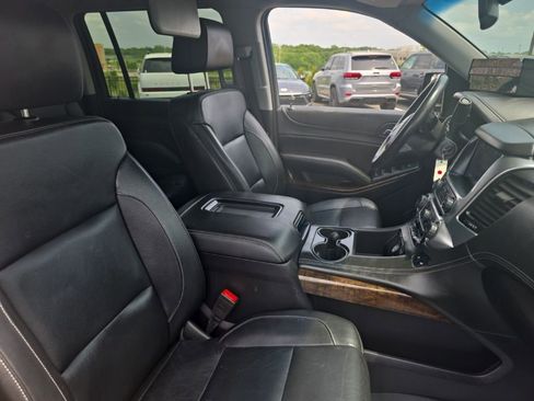 Used 2018 Chevrolet Suburban LT RWD image 24