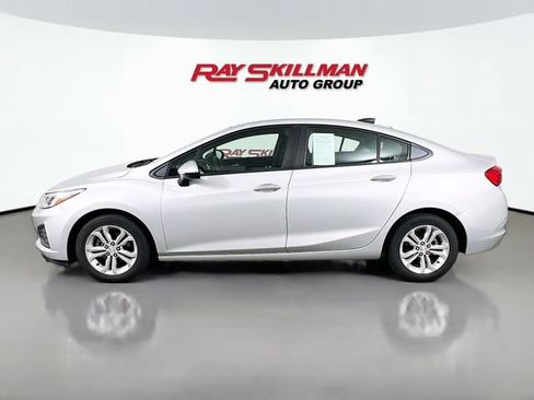 Used 2019 Chevrolet Cruze LS w/ LS Convenience Package FWD image 4