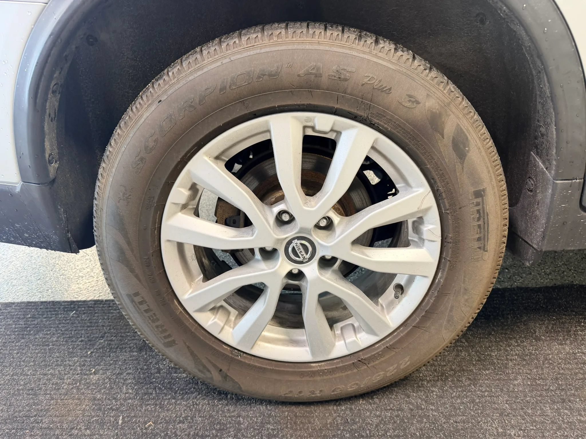 Used 2020 Nissan Rogue SV AWD/4WD image 17