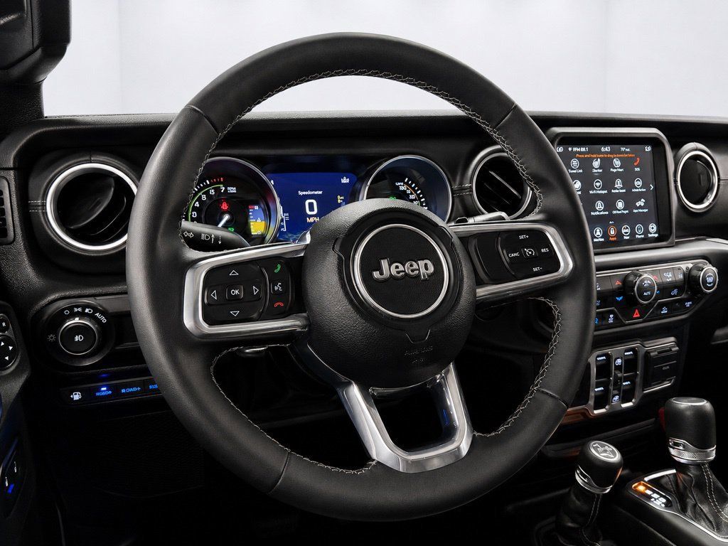 Used 2023 Jeep Wrangler Unlimited Sahara AWD/4WD image 25