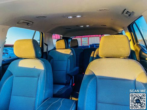 Used 2021 Chevrolet Traverse LT image 27