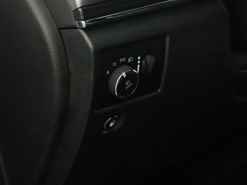 Used 2020 Jeep Grand Cherokee Limited AWD/4WD image 9