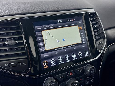 Used 2022 Jeep Grand Cherokee Limited w/ Tech Group image 26