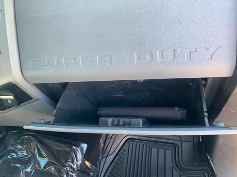 Used 2016 Ford F250 XLT w/ XLT Interior Package AWD/4WD image 26
